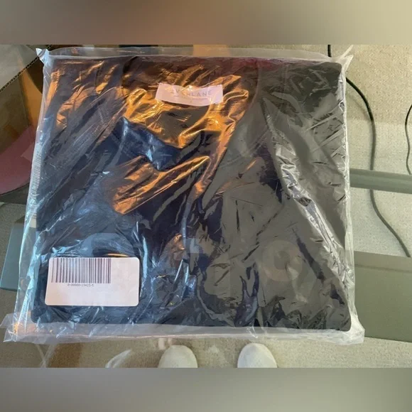 EVERLANE 100% Human Sweatshirt, S, ,Black, NWOT - Picture 8 of 8